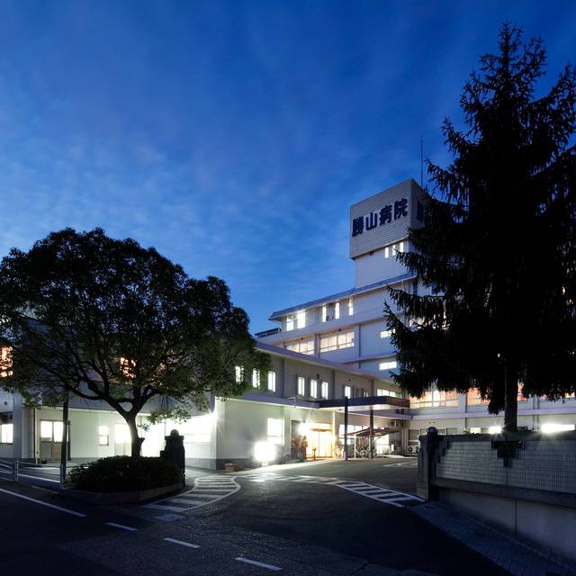 外観夕景の画像