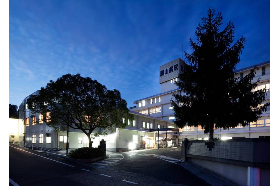 外観夕景の画像